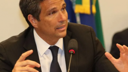 Campos neto explica motivos de Bolsonaro ser mais gostoso em comitiva da impresa.